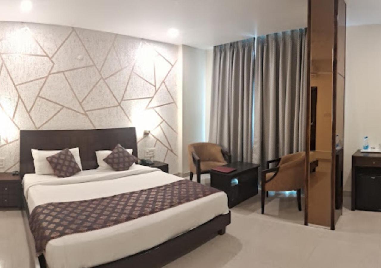 Hotel Zion Inn Varanasi Bagian luar foto