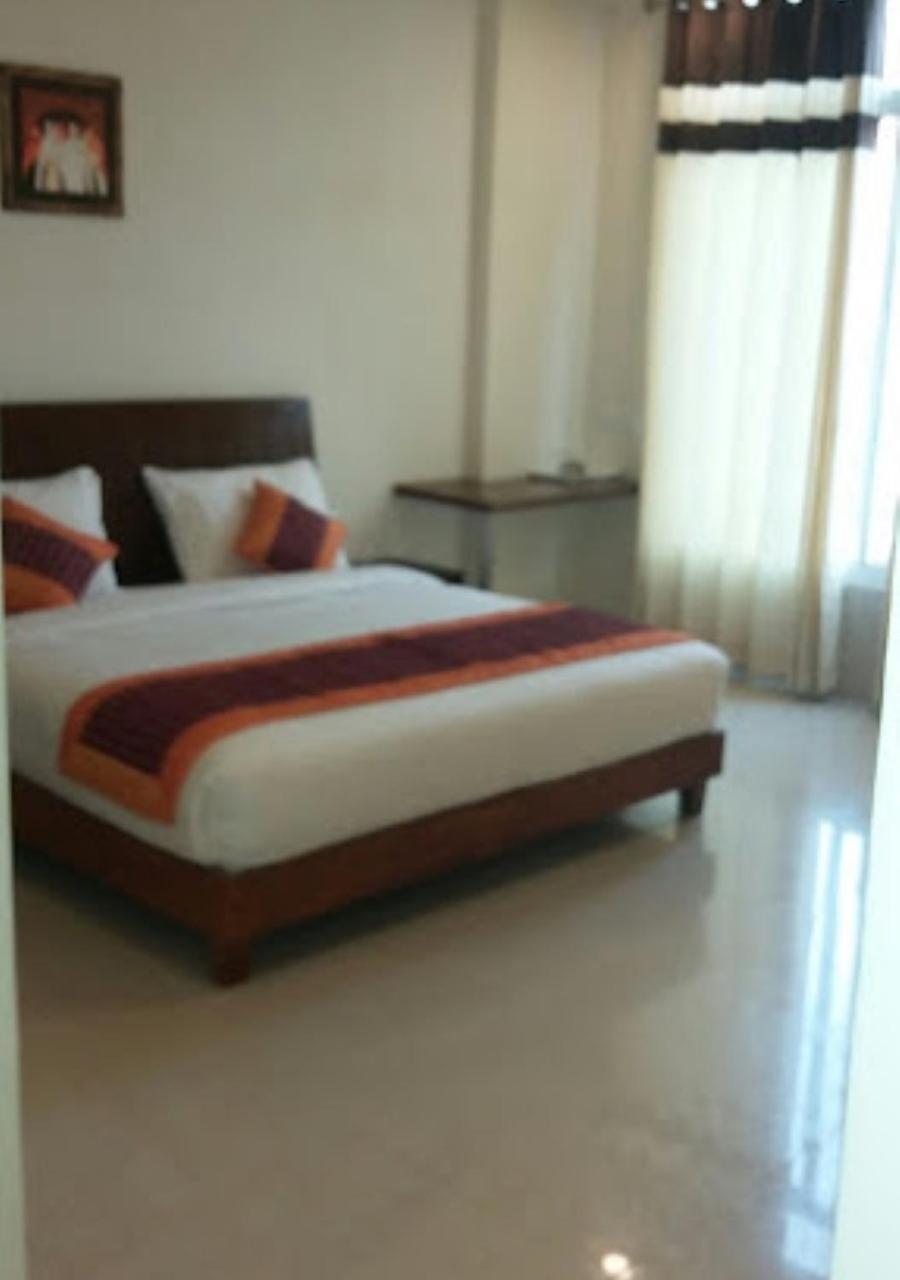 Hotel Zion Inn Varanasi Bagian luar foto