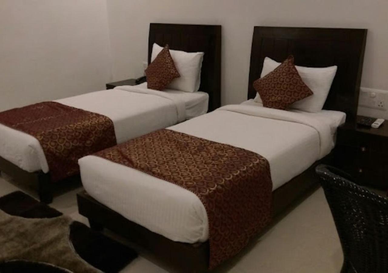 Hotel Zion Inn Varanasi Bagian luar foto