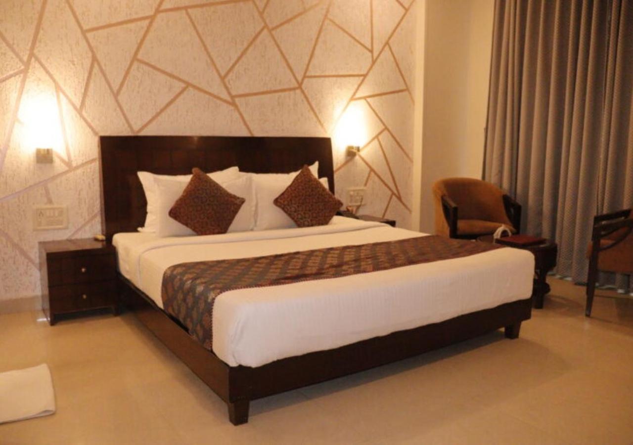 Hotel Zion Inn Varanasi Bagian luar foto