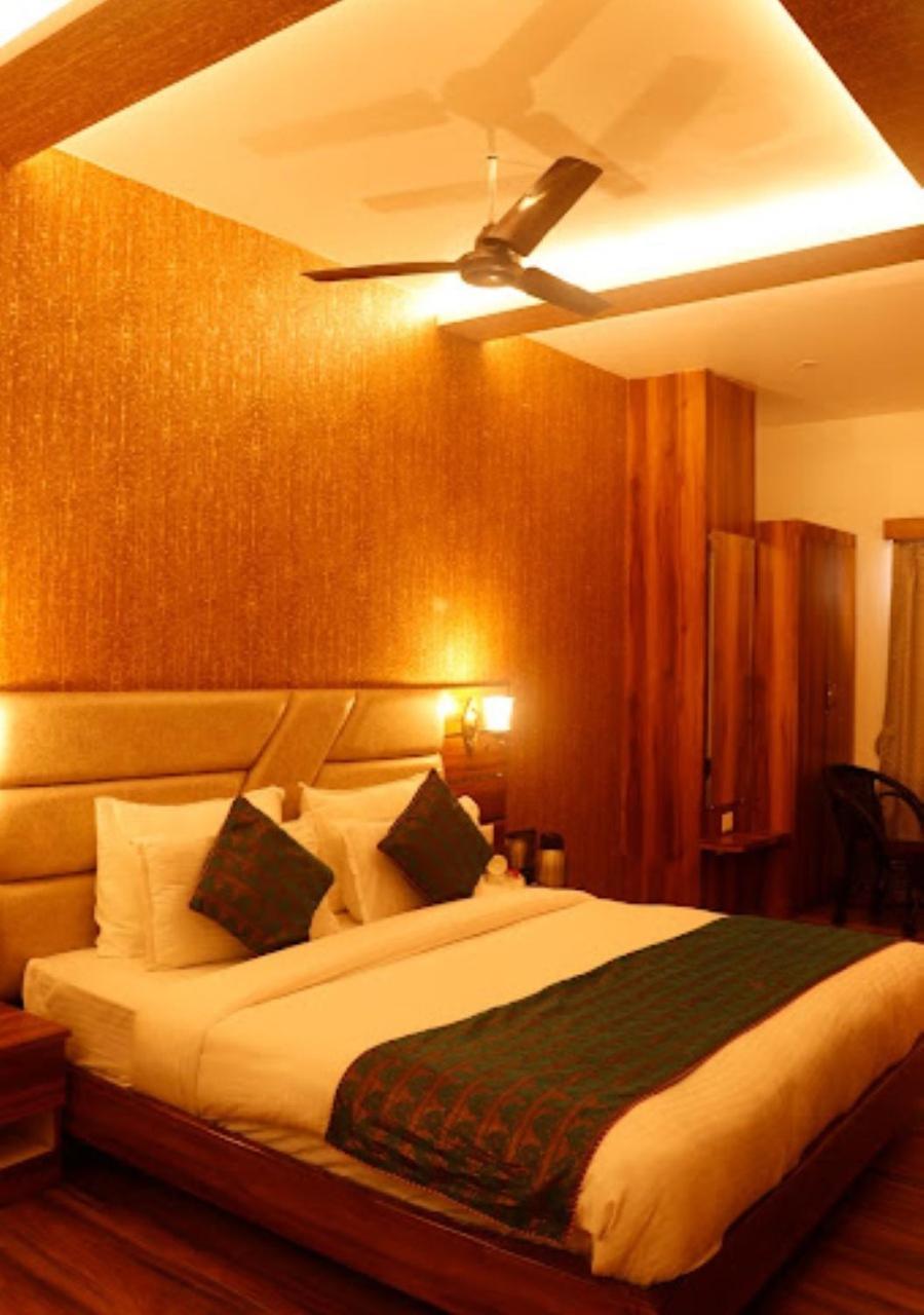 Hotel Zion Inn Varanasi Bagian luar foto