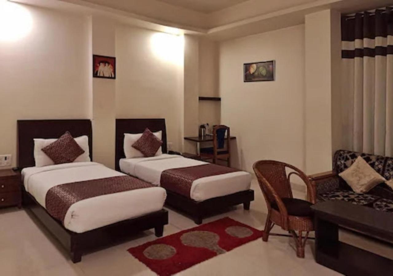 Hotel Zion Inn Varanasi Bagian luar foto