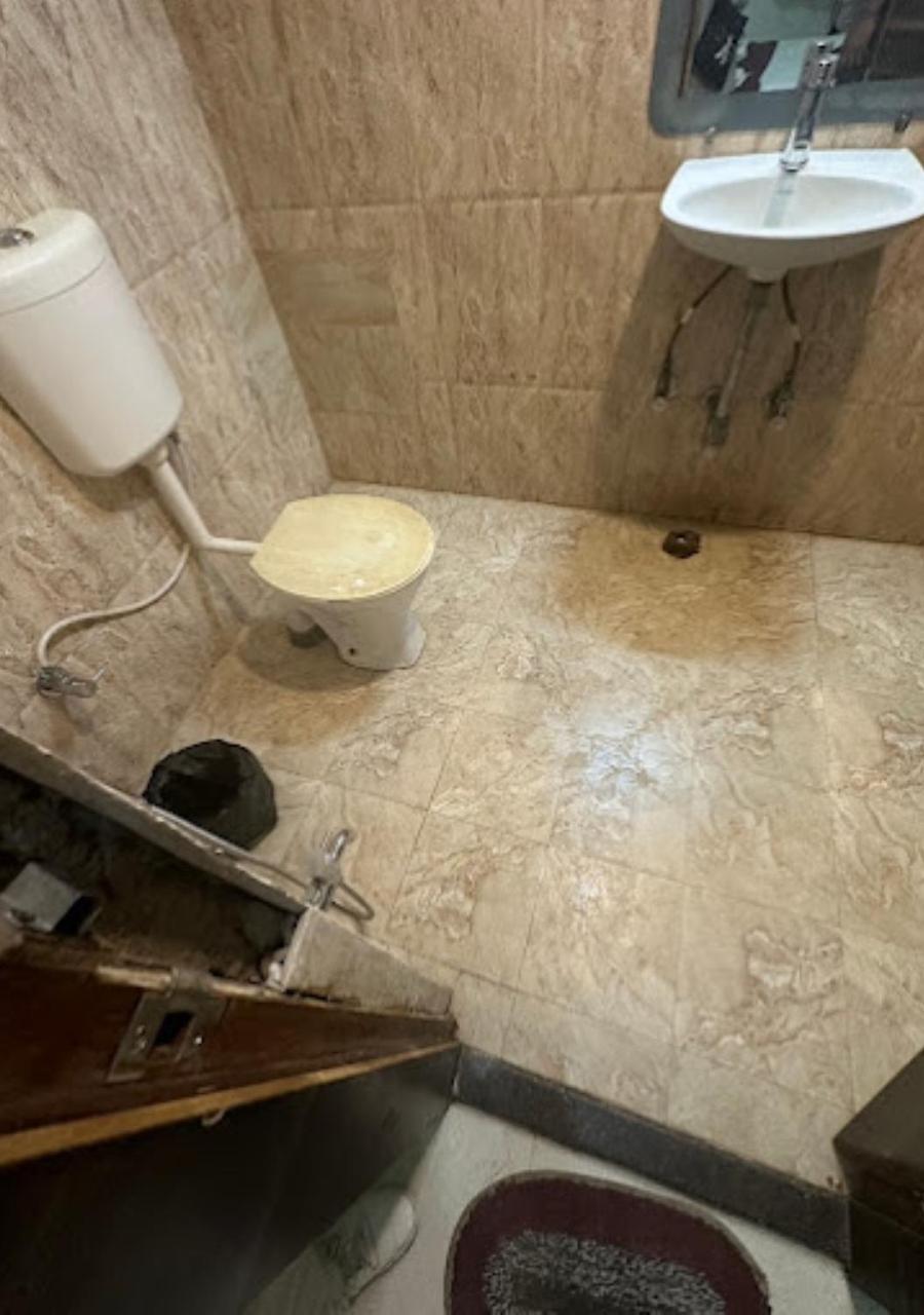 Hotel Zion Inn Varanasi Bagian luar foto