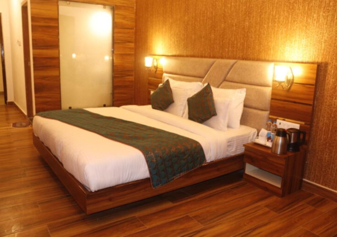 Hotel Zion Inn Varanasi Bagian luar foto