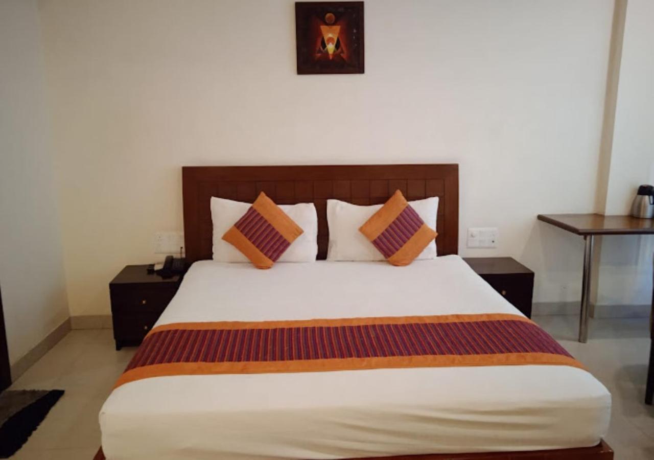 Hotel Zion Inn Varanasi Bagian luar foto