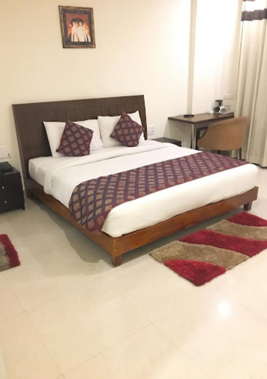 Hotel Zion Inn Varanasi Bagian luar foto
