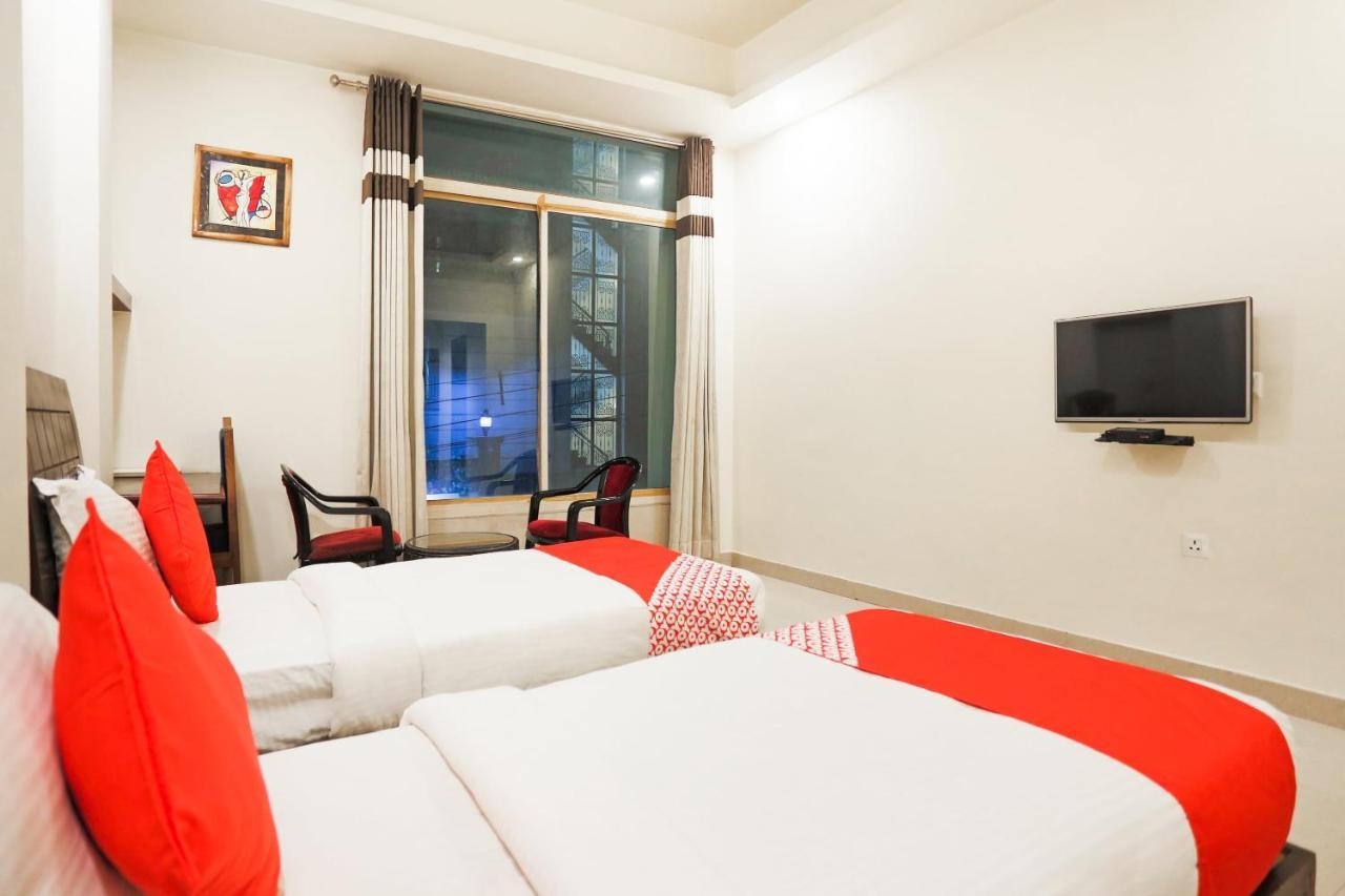 Hotel Zion Inn Varanasi Bagian luar foto