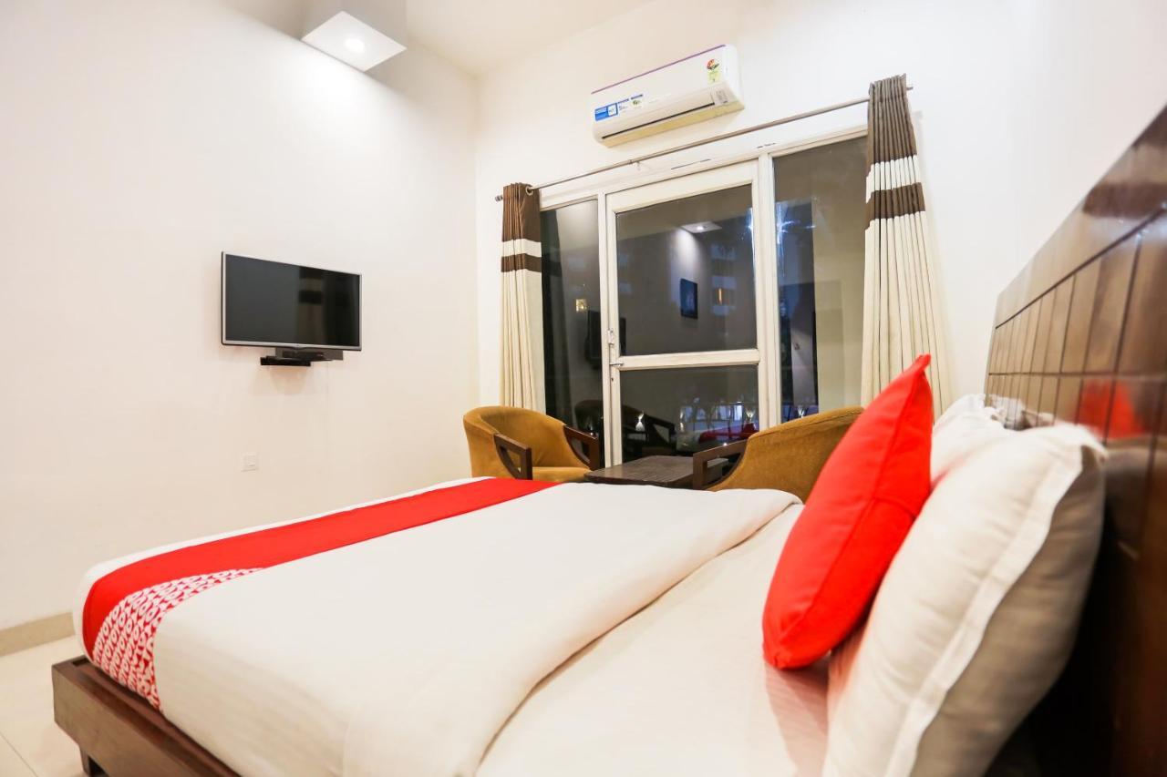 Hotel Zion Inn Varanasi Bagian luar foto