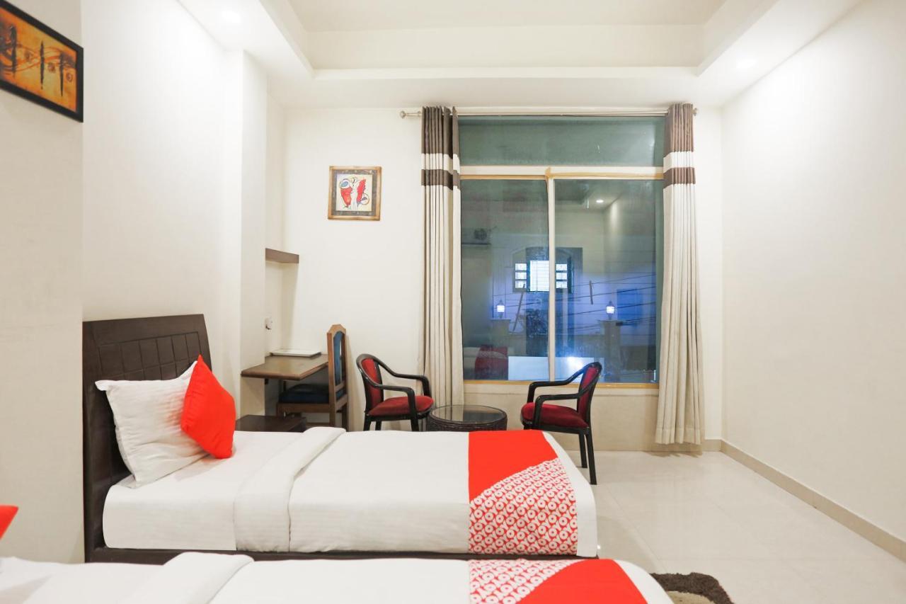 Hotel Zion Inn Varanasi Bagian luar foto