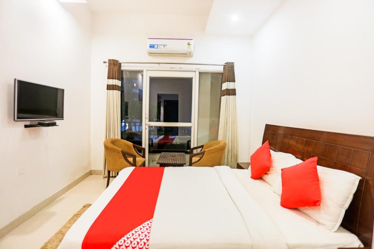 Hotel Zion Inn Varanasi Bagian luar foto